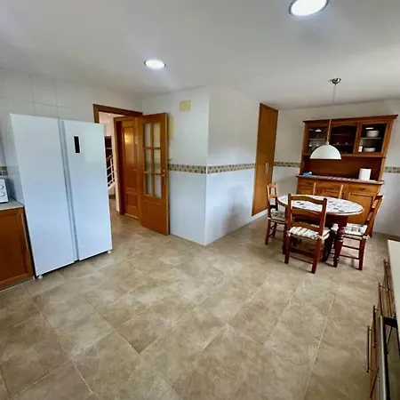 Spacious With Pool In Vall D'umbri * Borriol
