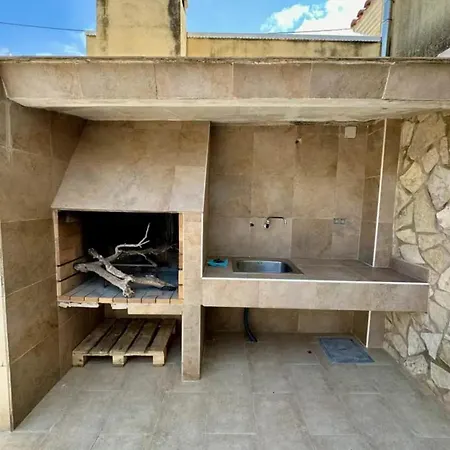 Villa Spacious With Pool In Vall D'umbri